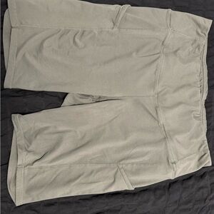 Torrid Active Wear (2 sports bras, 3 leggings, 2 bike shorts)